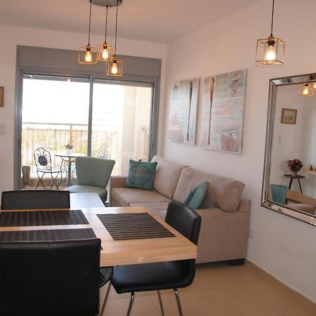 Berger'S Apartment Ейлат Екстериор снимка